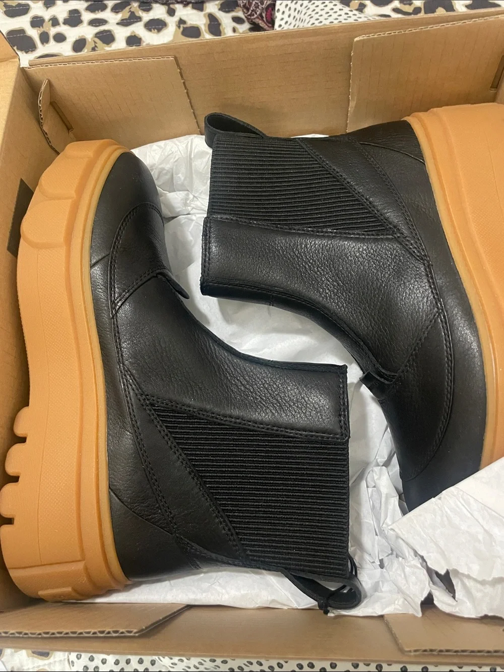 Sorel Caribou X Boot Chelsea WP in Black with Gum Sole
